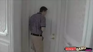 اخ بيغتصب اخته وهي ونايمه