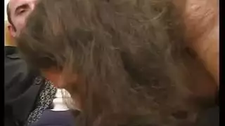 قذف داخل المهبل على الأريكة للراقصة العربية الساخنة