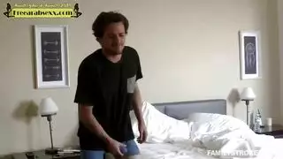 الام اللاتينيه تتناك من ابنها علي السرير