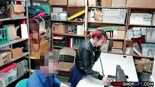 إباحية كاميرا الويب: أمي الآسيوية تلعب بكسيها وفتحة شرجها